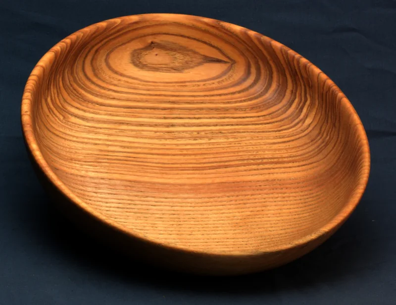 Grande assiette en frêne