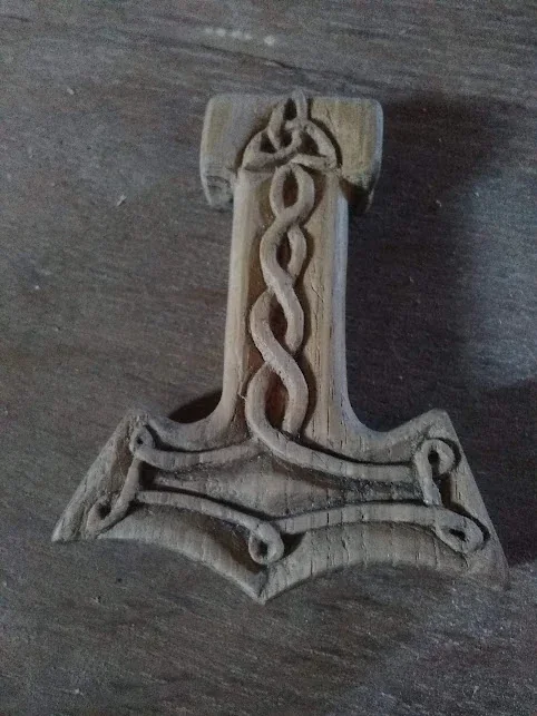 artisan ébéniste sculpteur